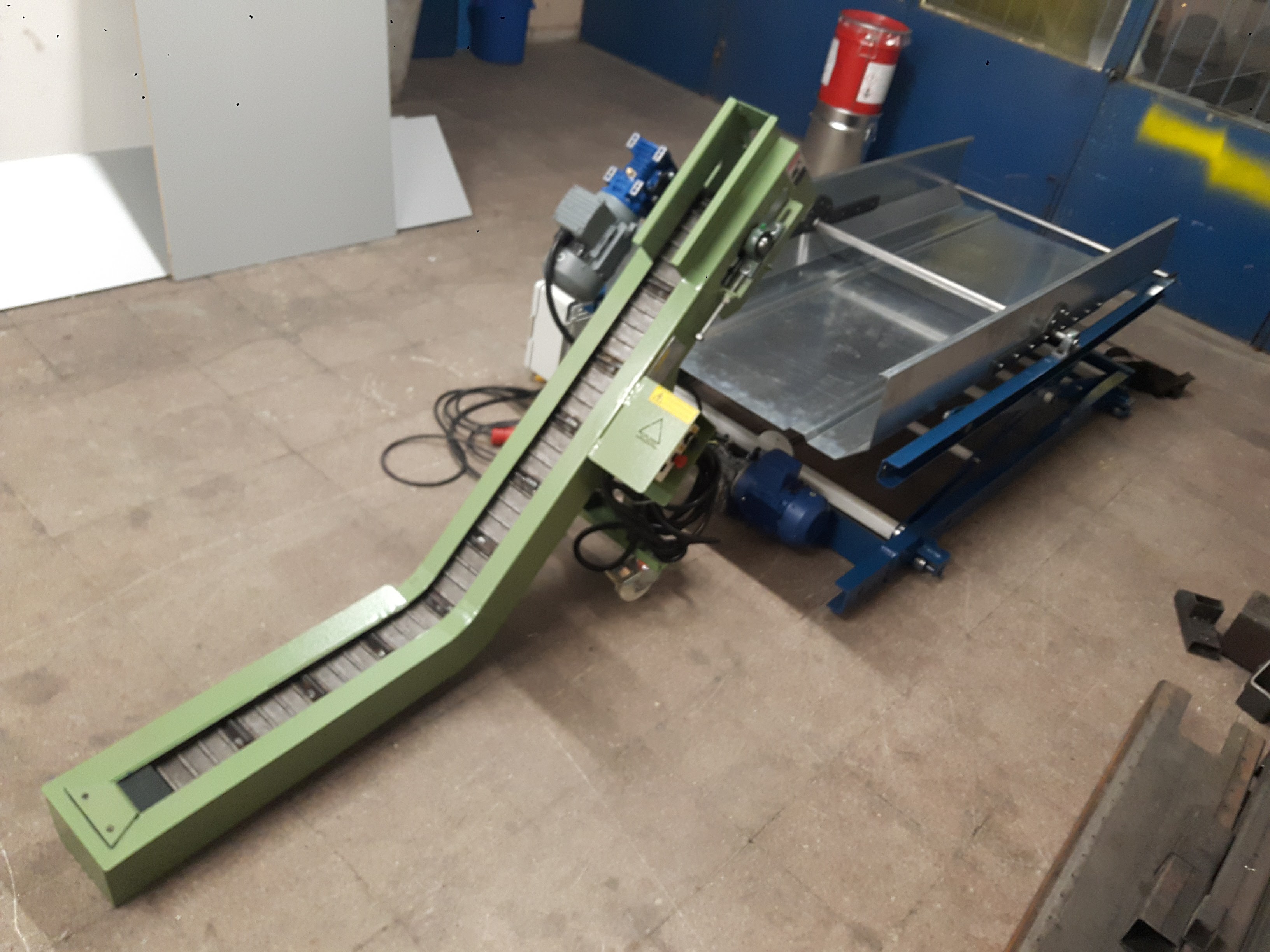 Çelik Paletli Konveyör