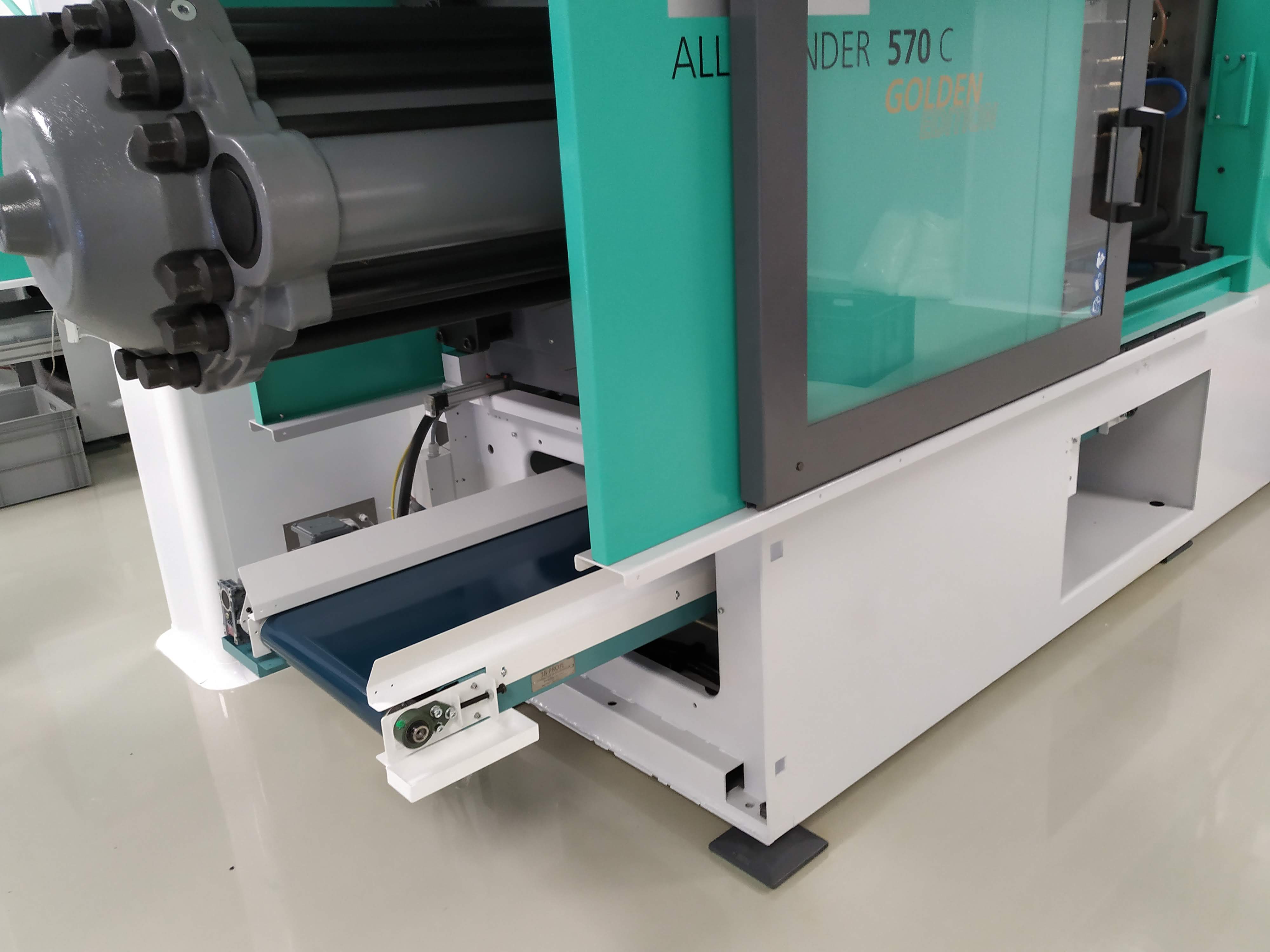 Enjeksiyon Altından Ürün Alma Konveyörleri